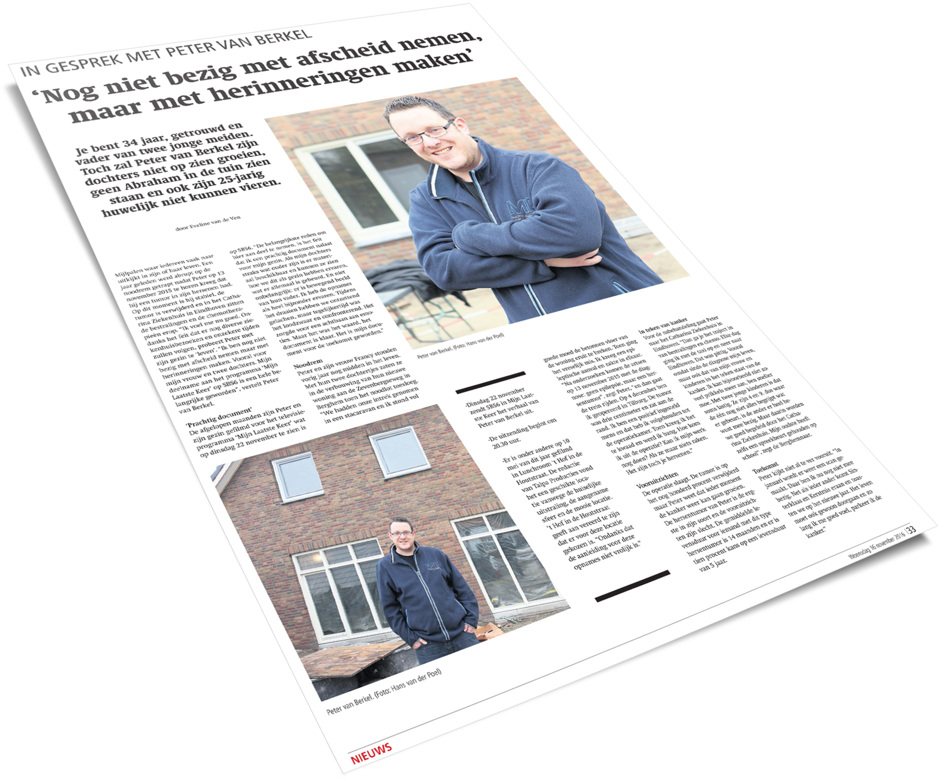 Nederlands krantenartikel met man in bril en blauwe trui voor een bakstenen gebouw; twee foto's en onderwerp afscheid nemen.