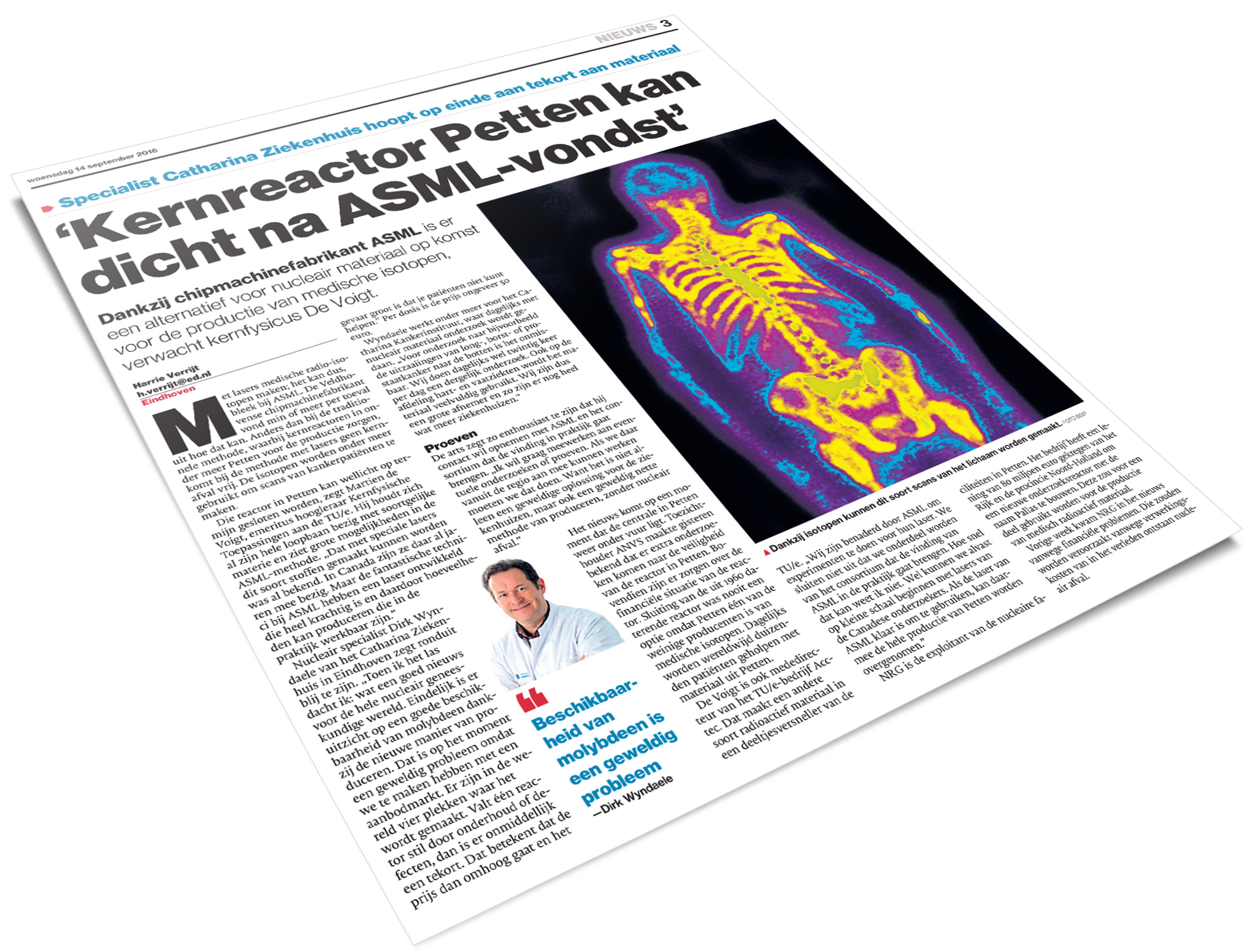 Krantenartikel met skelet-scan rechtsboven, portret onderaan en tekst over ASML, Wyndaele en goed nieuws over kernreactor.