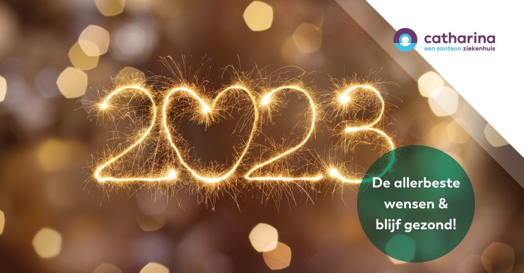 Sterretjes vormen 2023 op een gouden achtergrond. Logo Catharina Ziekenhuis rechtsboven, groene cirkel rechtsonder met wens.