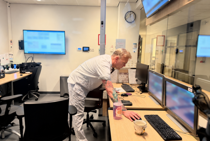 Terwijl jij slaapt, waakt Mark over hartpatiënten: ‘Je weet nooit wat de nacht brengt’